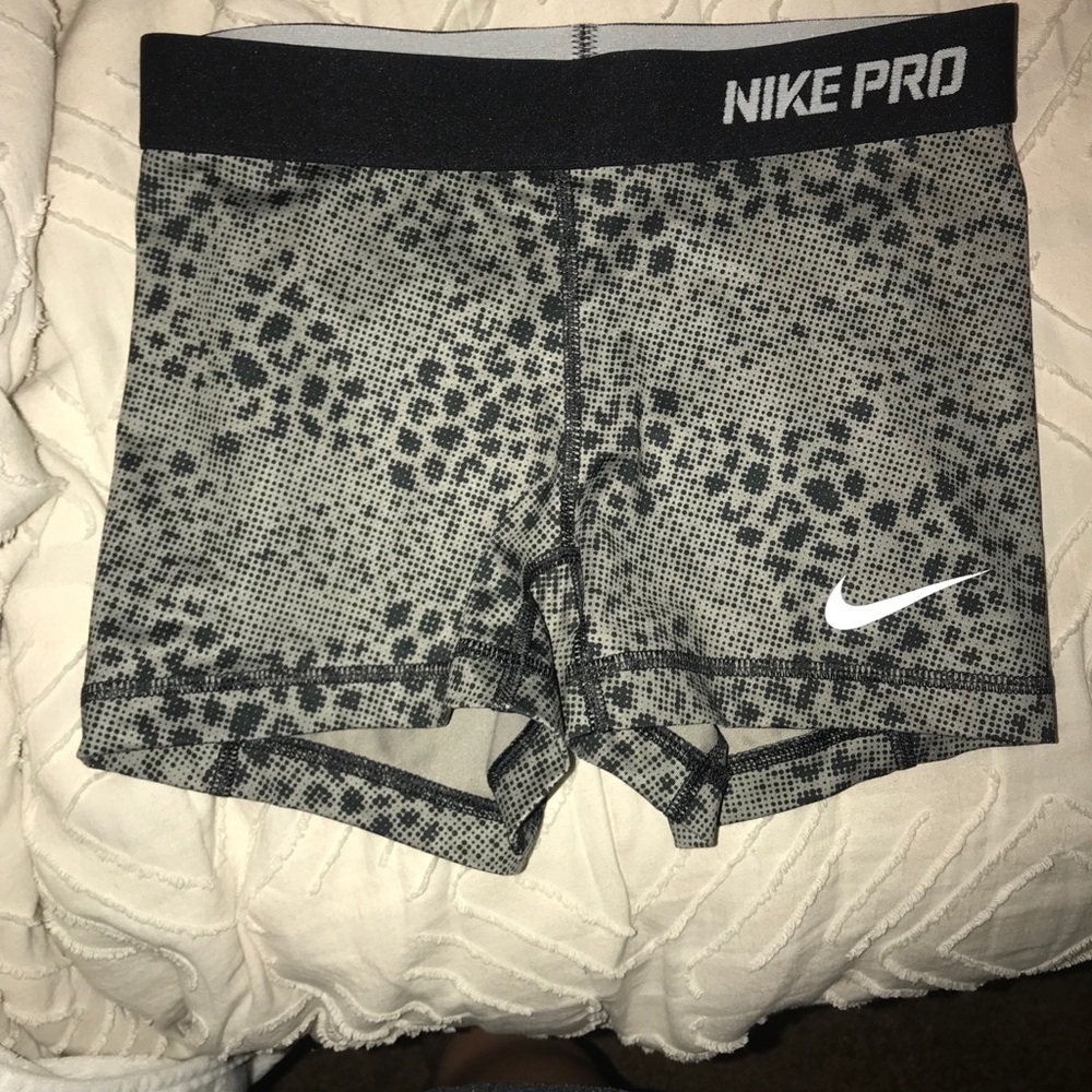 Woman’s Nike pros